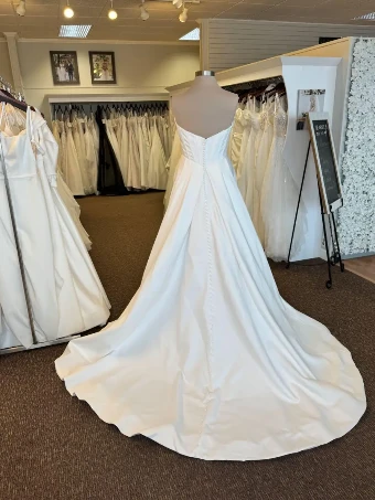 Oliver Lane TTK5249 #1 Ivory Satin thumbnail
