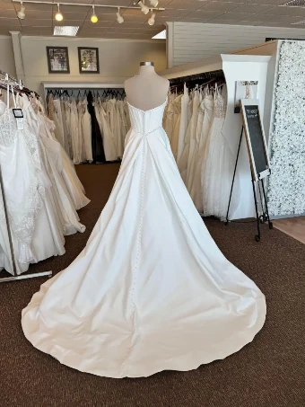 Oliver Lane TTK5264 #1 Ivory Satin thumbnail