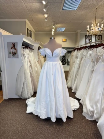 Oliver Lane TTK5232 #0 Ivory Satin thumbnail