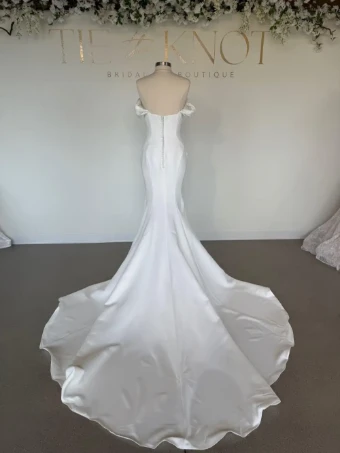 Oliver Lane TTK5222 #1 Ivory Satin thumbnail