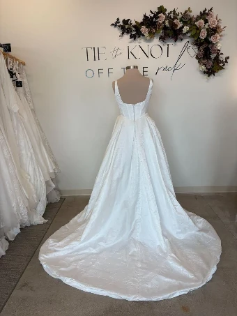 Oliver Lane TTK5284 #1 Ivory Brocade thumbnail