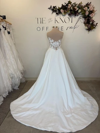 Oliver Lane TTK5275 #1 Ivory Satin thumbnail