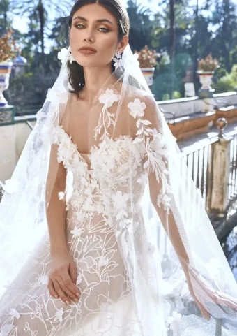 Pronovias Almaha #2 Off-White/Light Nude thumbnail