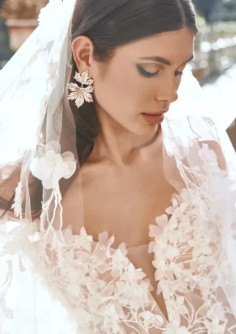 Pronovias Almaha #5 Off-White/Light Nude thumbnail