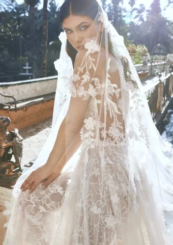 Pronovias Almaha #4 Off-White/Light Nude thumbnail