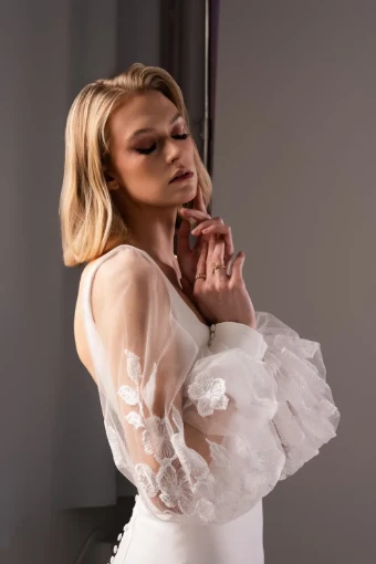 Colby John Octavia #1 Ivory thumbnail