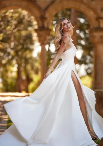 Pronovias Nora #1 Off-White thumbnail
