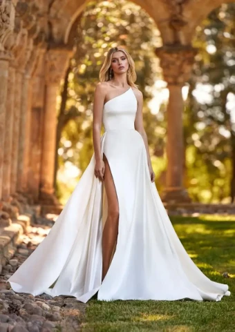 Pronovias Nora #0 Off-White thumbnail