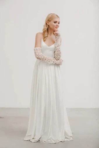Heirloom Bridal Company Remi Glove #1 thumbnail