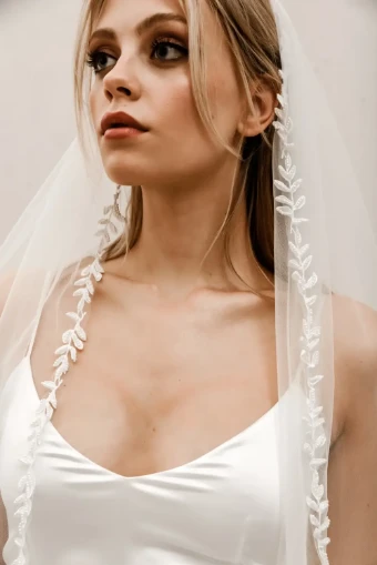Heirloom Bridal Company V006 / Pearl Beaded Edge Veil #1 thumbnail