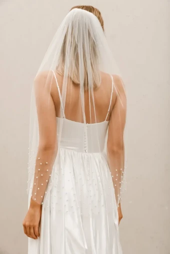 Heirloom Bridal Company V002 / Pearl Border Veil #1 thumbnail