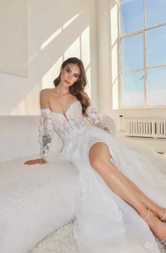 Martina Liana Milan #2 thumbnail