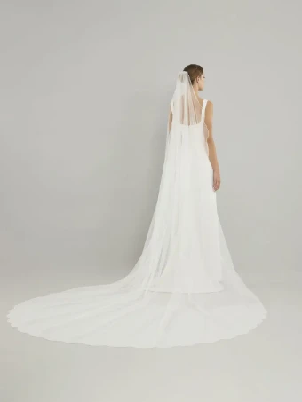 Pronovias V-2920 #2 thumbnail